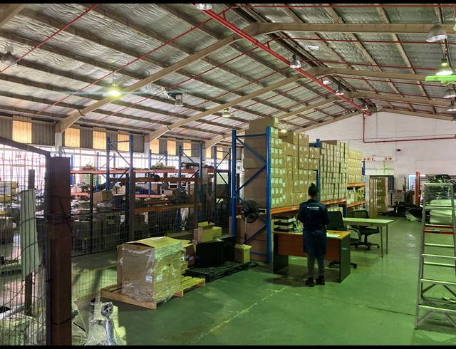 2,140M² FACTORY TO LET IN WESTMEAD